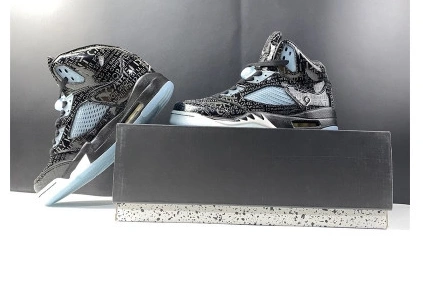 JORDAN AIR 633068-010 RETRO 5 "DOERNBECHER" DB 1207